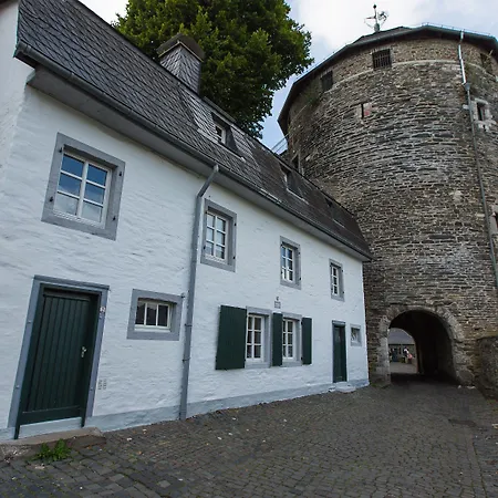 Felsenhaeuschen *