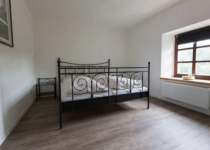 Felsenhaeuschen * Μονσάου